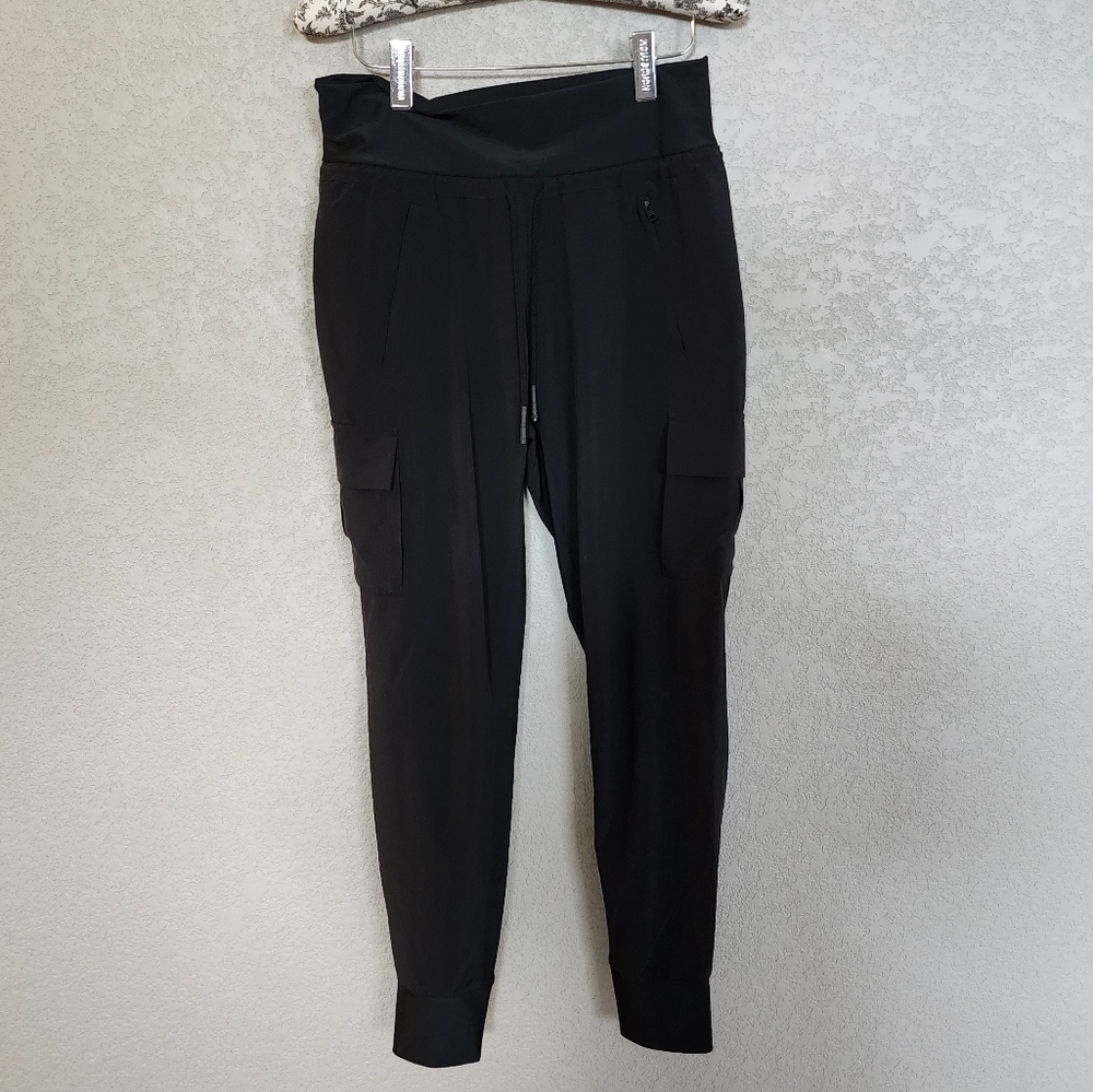Athletha cargobsttle joggers size 2